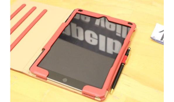 tablet pc APPLE, Ipad A1893, met cover, zonder kabels, werking niet gekend, paswoord niet gekend, mogelijks Icloud beveiligd